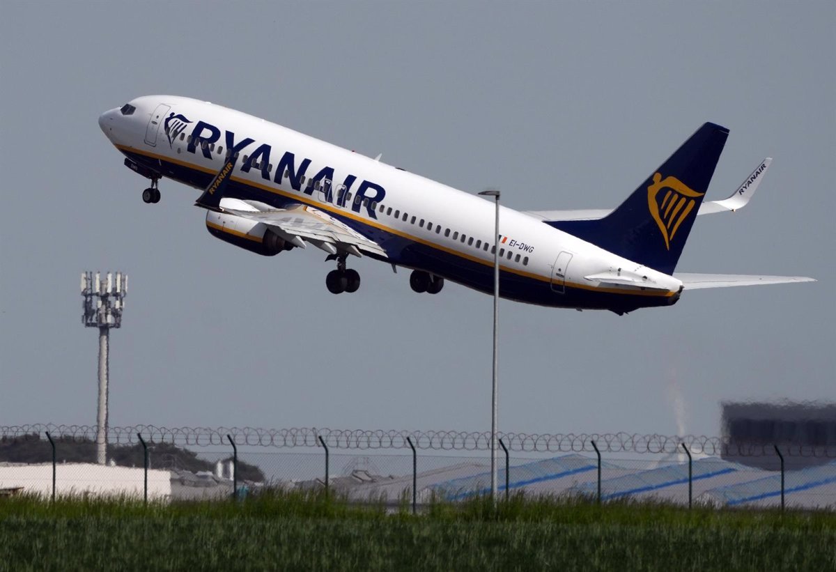Andalucía sancionará a Ryanair por equipaje de mano extra