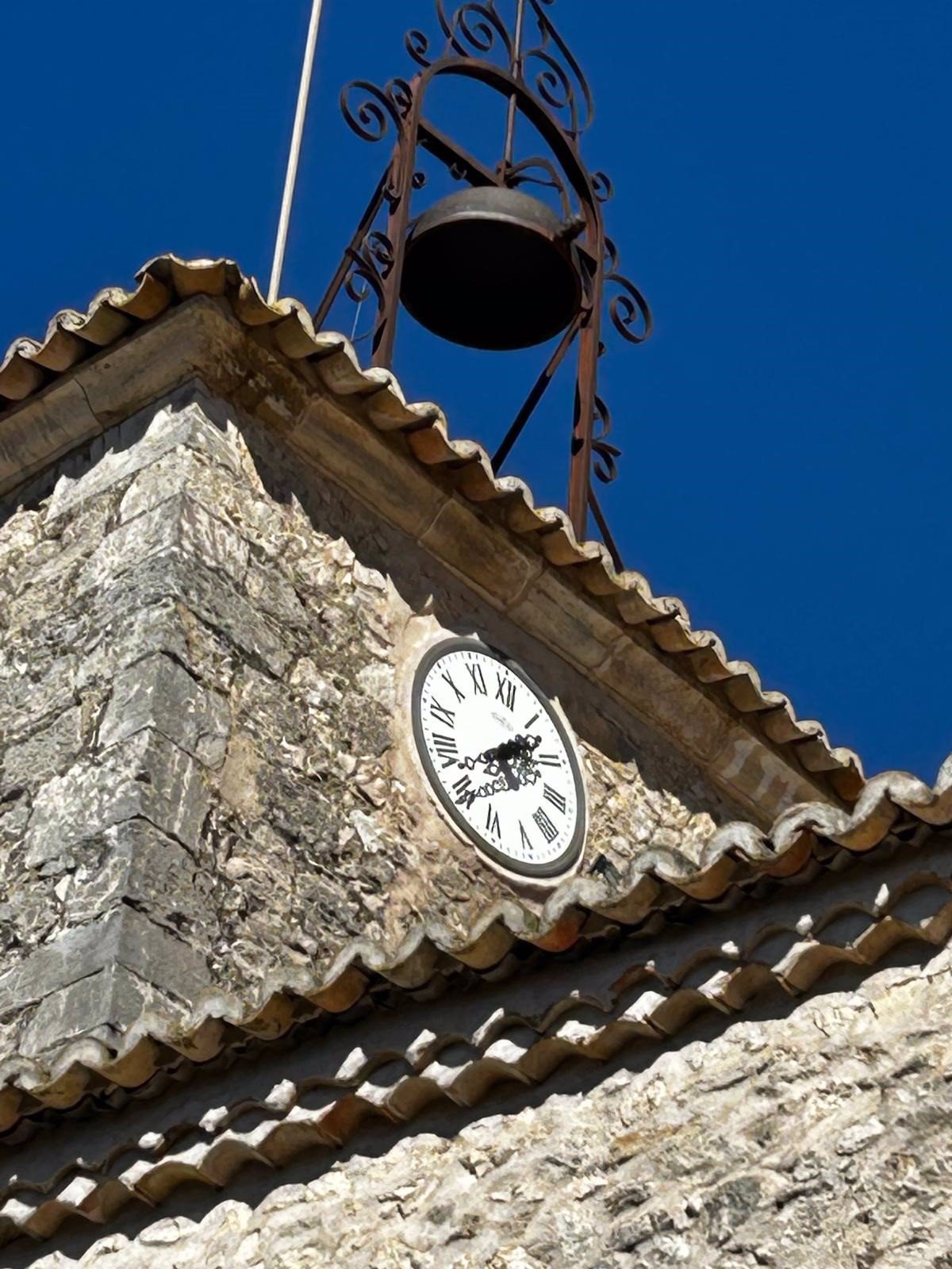 Las campanas de la iglesia en Casana no sonaron por la noche tras quejarse dos vecinos.
