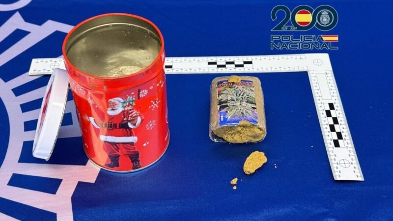 La Policía Nacional arresta a persona con 72 gramos de hachís escondidos en un bote