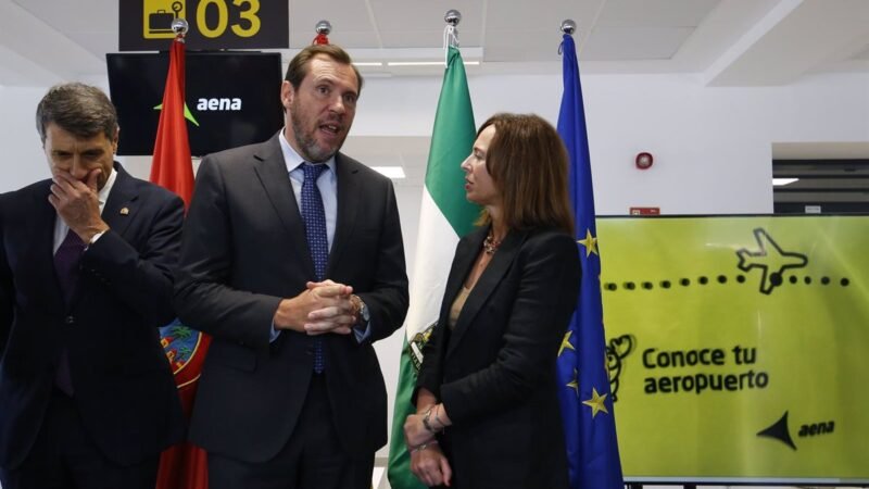 Andalusia Baraja acciones judiciales por supresión del gobierno y transporte gratuito para jóvenes