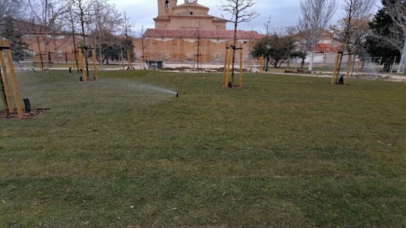 La renovación de Frisón Homo Park en La Cartuja prioriza la naturalización y la sombra.